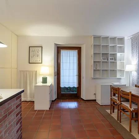 Guesthost - Cozy Apartman *