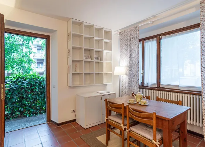 Guesthost - Cozy Apartman