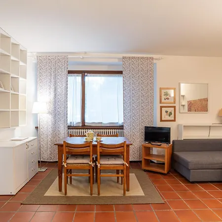 Guesthost - Cozy Apartamento Como